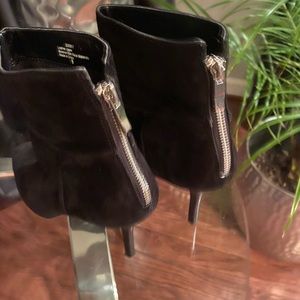 Audrey Brooke Black Ankle Booties Size 9